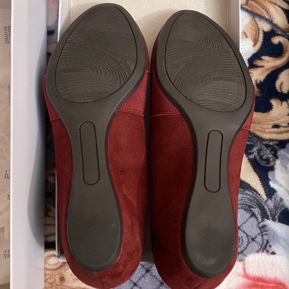 Croft and Barrow style icebergmint in the color burgundy. Wedge style shoes. 9 - Picture 2 of 7